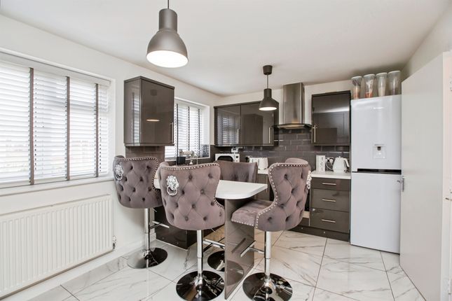 36, Moins Close, Halifax photo 3