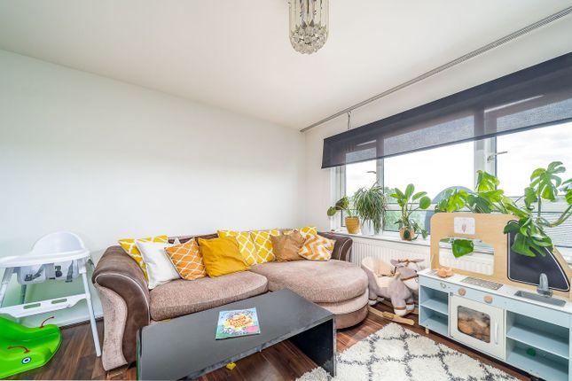 Flat for sale in Perceval Court, Newmarket Avenue, Northolt