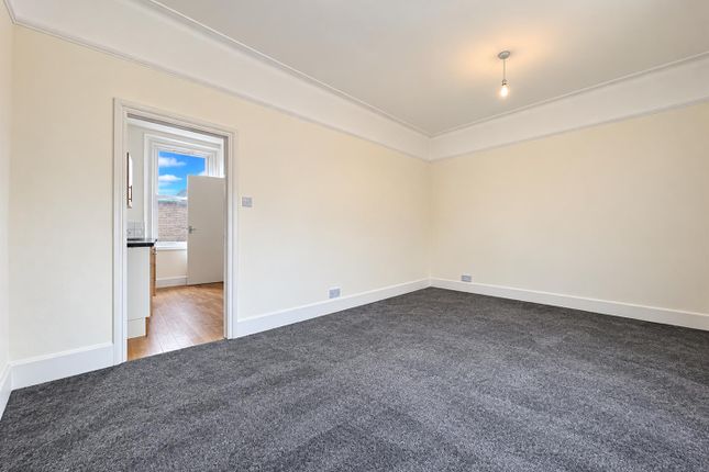 593A, Lea Bridge Road, London photo 3