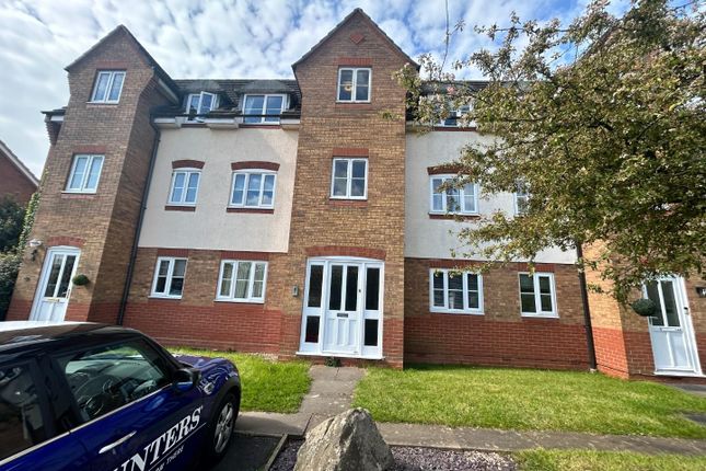 Flat to rent in Winster Avenue, Dorridge, Solihull