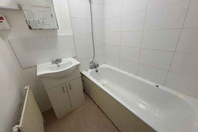 95, Trinity Avenue, Northampton photo 5