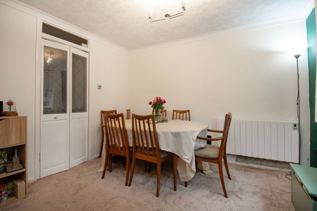 28, Beech Grove, Arbroath photo 4