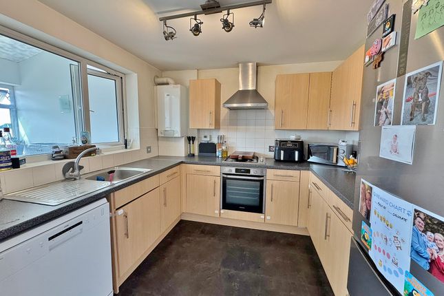 43, Farmlea Road, Portsmouth photo 4