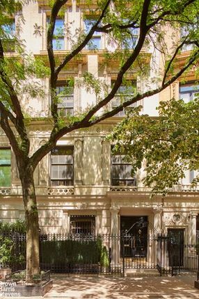 Studio for sale in 15 E 82nd St, New York, Ny 10028, Usa