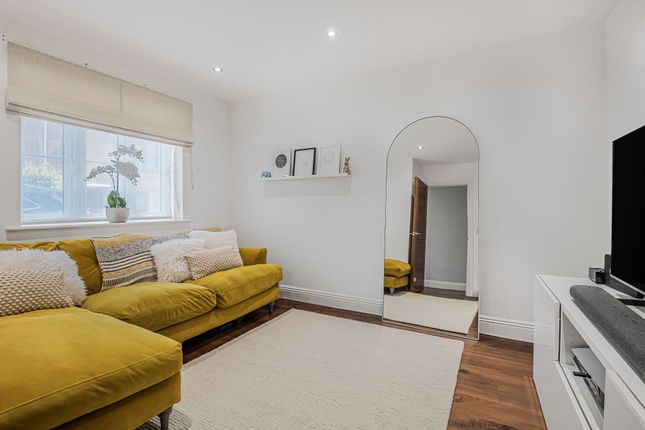 26 Green Close, Brookmans Park photo 2