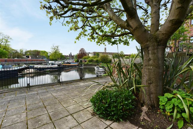Town house for sale in Fewster Way, York
