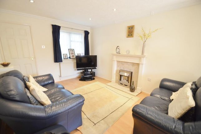 56, Maplin Park, Berkshire photo 2