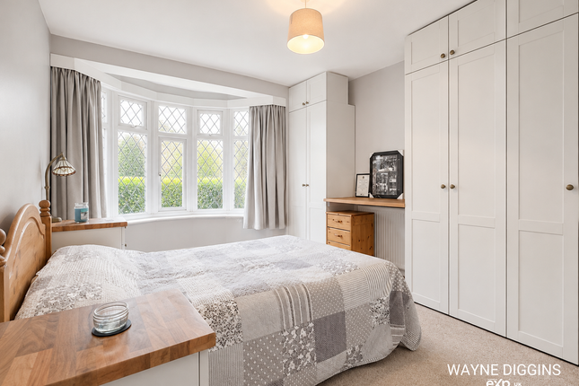 202,Flat 1, Lodge Lane, Grays photo 4