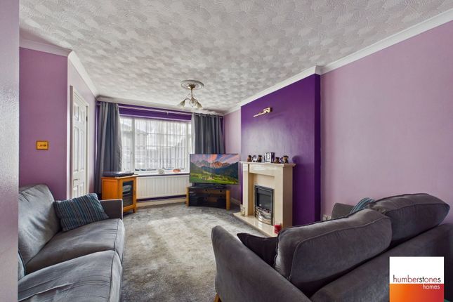 15, Collins Close, Quinton photo 2