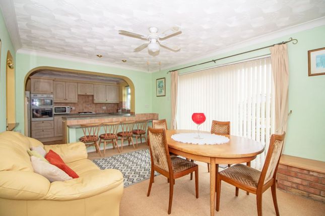 9 Larchfield Way, Waterlooville photo 4