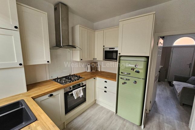 39, Chorley Street, Leek photo 3