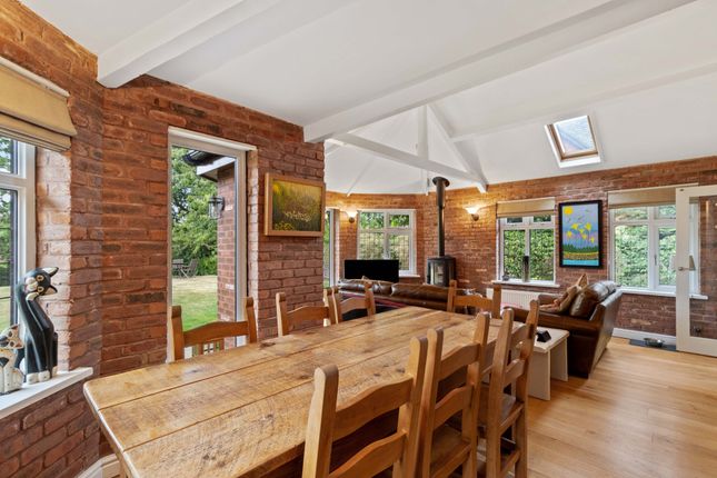 3 Chartwell Gardens, Warrington photo 4