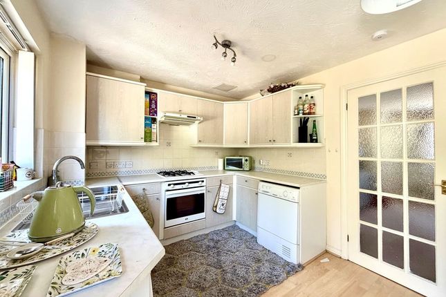 56, Springfield Drive, Calne photo 2