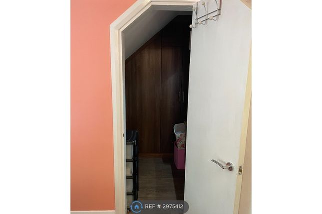 Staines Road West, Sunbury-On-Thames photo 5