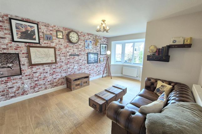 6 Denstone Close, Ashby-De-La-Zouch photo 2
