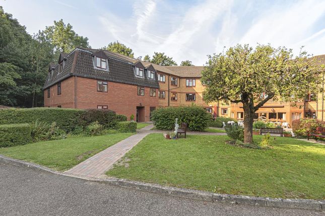 Crescent Dale Shoppenhangers Road Maidenhead Sl6 Retirement Property