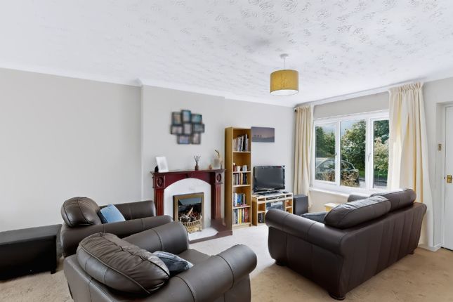 21 Barnfield Drive, Bolton photo 3