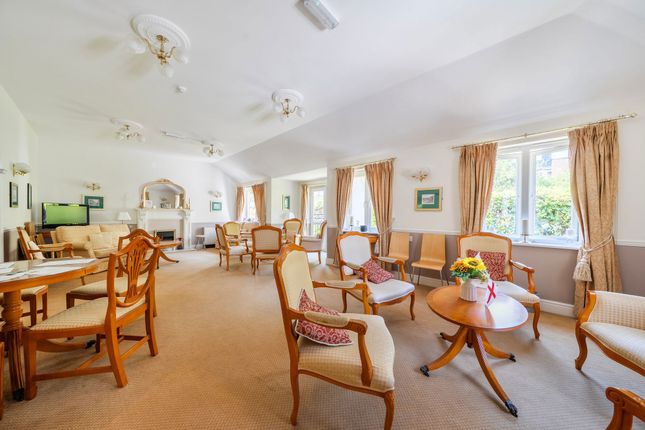 Flat 7, Asprey Court,, Stafford Road, Caterham photo 4