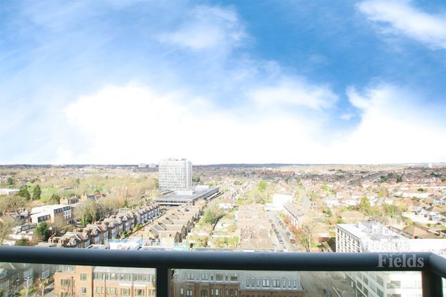 Flat for sale in Colman Parade, Southbury Road, Enfield- Penthouse Apartment, Gated Parking, Stunning Views