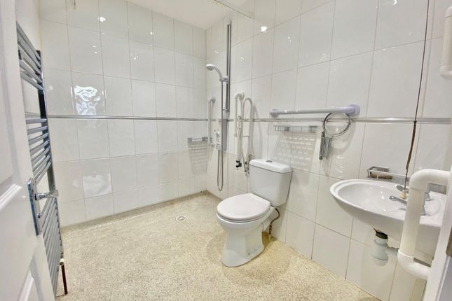 104A Windsor Road, Torquay photo 3