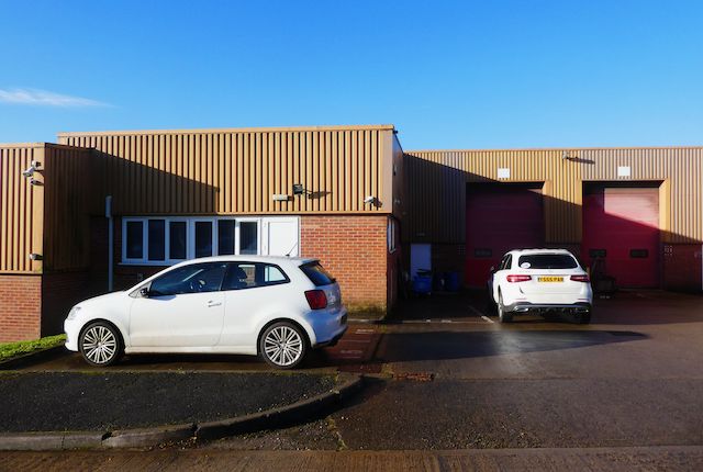 Thumbnail Industrial to let in Turnpike Road, Newbury