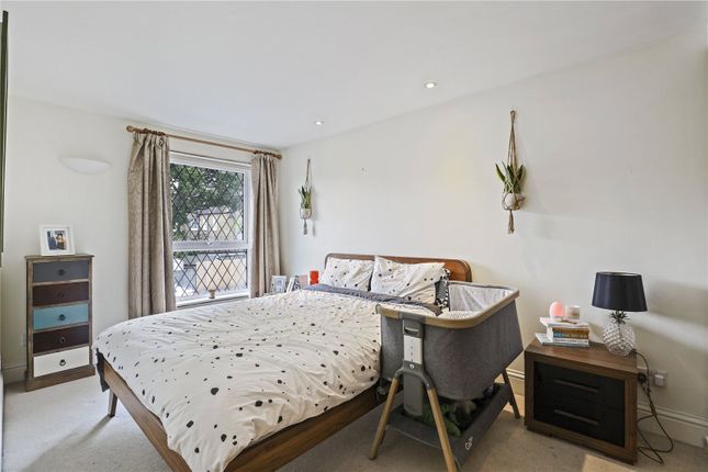 6, East Way, London photo 4