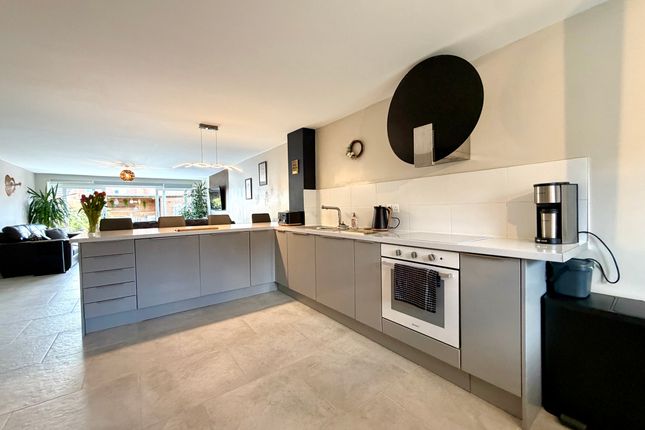 2, Pen Cerrig Rise,, Merthyr Tydfil photo 3