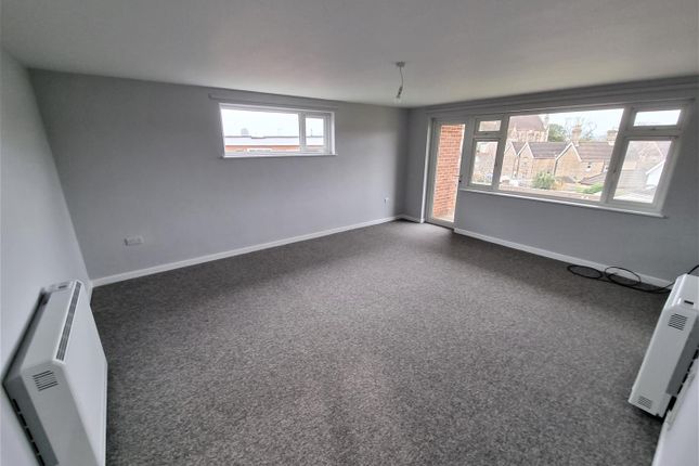 Flat to rent in Pascoe Close, Parkstone, Poole