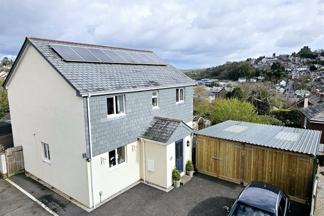 Property for sale in Orchard Close, Launceston