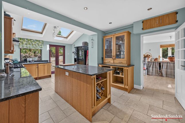 8 Crompton Avenue, Alcester photo 2