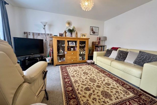 16, Lily Edge, Biggleswade photo 3