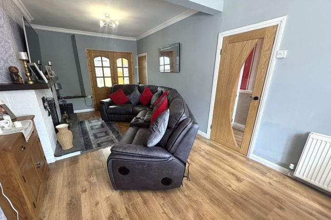 5 Llewellyn Street, Blaencwm photo 2