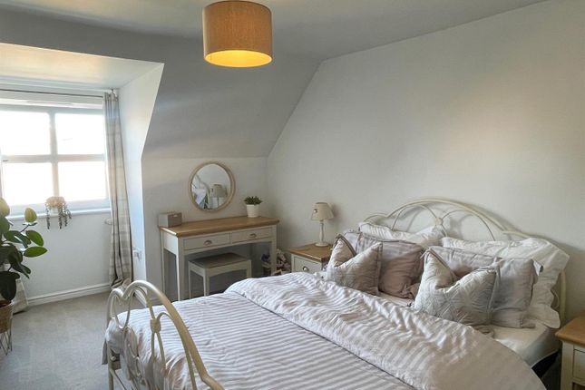 Flat for sale in Spindle Close, Andover Down, Andover