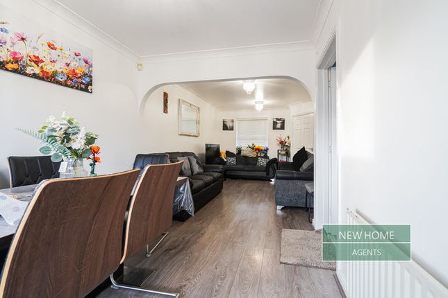 17 Parkside Mews, Stanley Road, Manchester photo 3