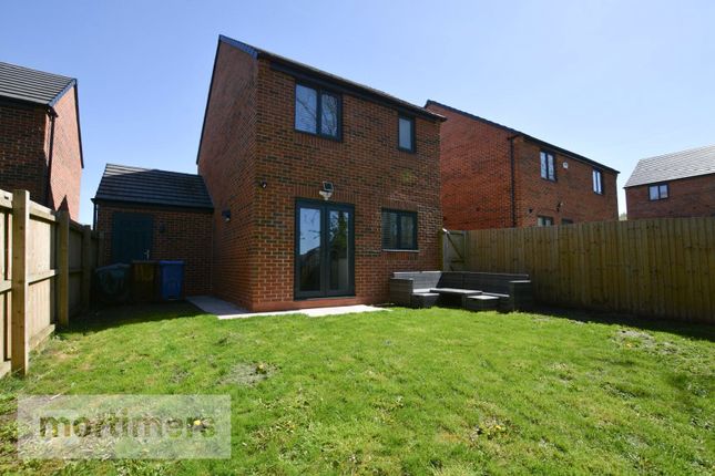 25, Woodview Drive, Lancashire photo 3