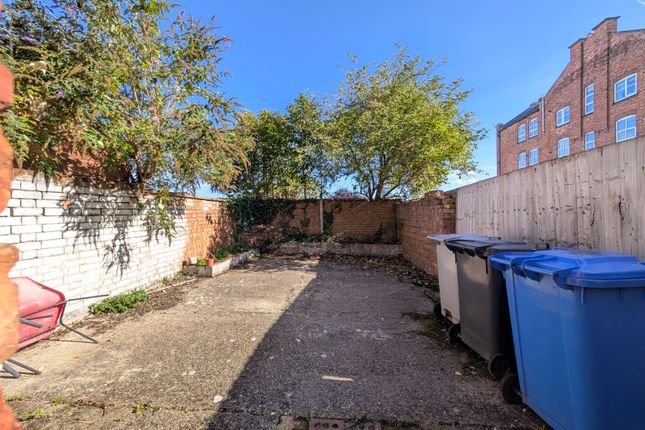 4, Wellington Street, Kettering photo 4