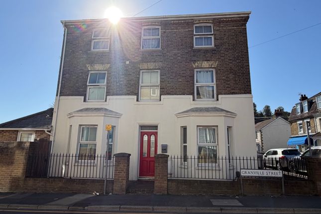 3-bed house on Dover, £1,300/mo