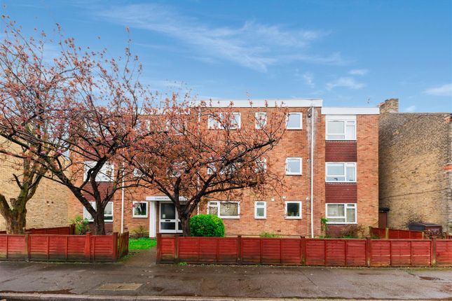 Thumbnail Flat for sale in Devonshire Road, Colliers Wood, London