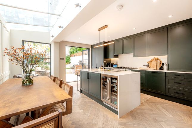 16, Treadgold Street, London photo 2