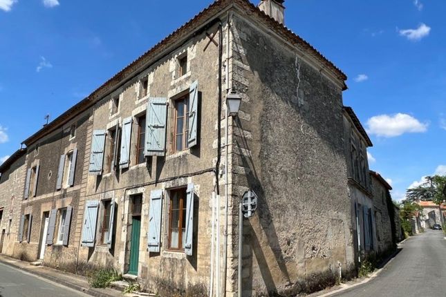 Thumbnail Property for sale in Tusson, Poitou-Charentes, 16140, France