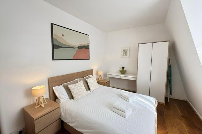 Flat 2, 142-144, Oxford Street, London, Westminster photo 5