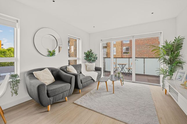 Flat 16, Bath House Court Miles Road, London photo 2