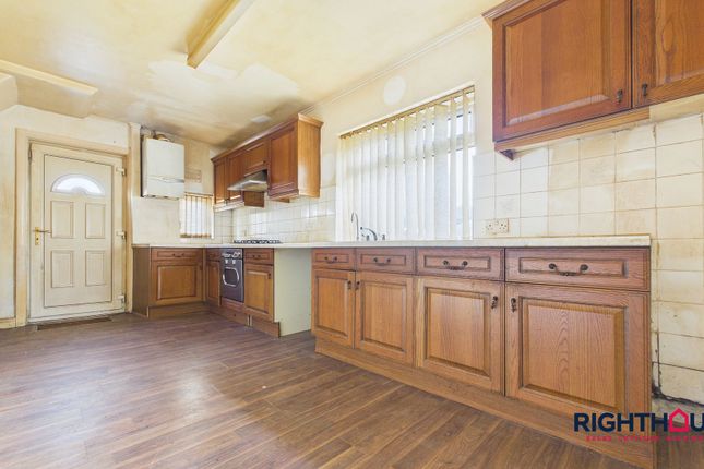 53 Pickles Lane, Bradford photo 4