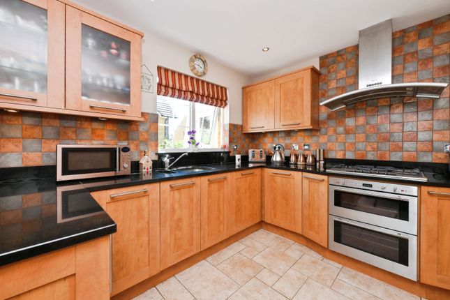 17, Nightingale Road, Waltham Cross photo 4