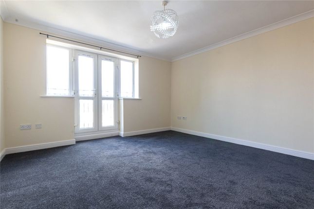 28, Croft Court, Rastrick photo 4