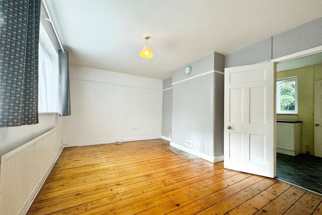 15, Holmside Gardens, Manchester photo 2