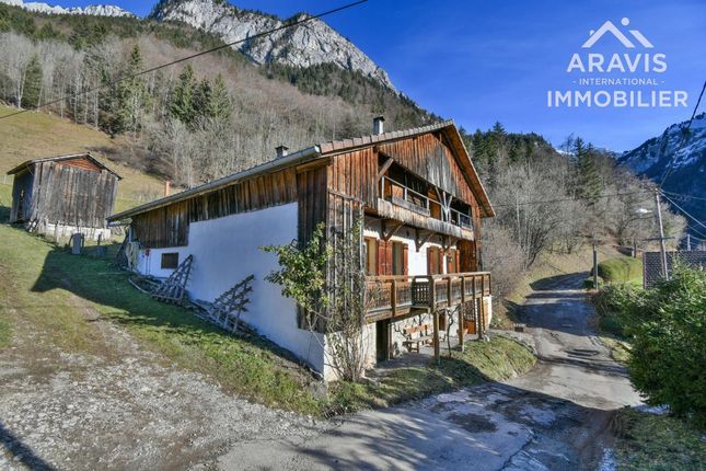 Farmhouse for sale in Rhône-Alpes, Haute-Savoie, Glières-Val-De-Borne