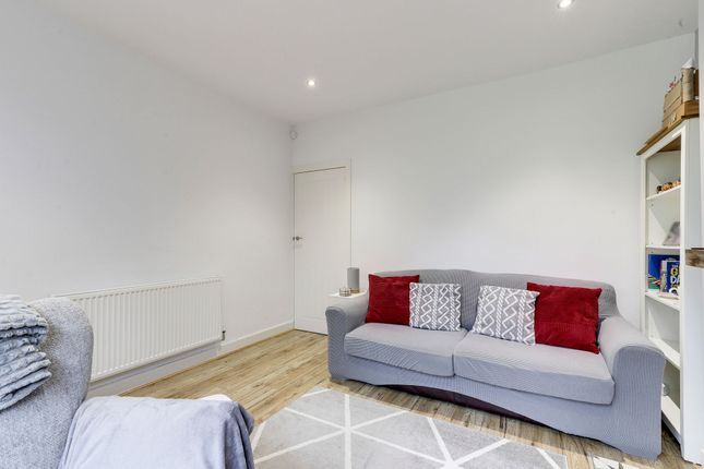 635 Carlton Road, Nottingham photo 3