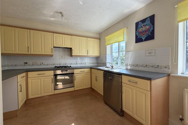 9, Chaucer Way, Slough photo 2