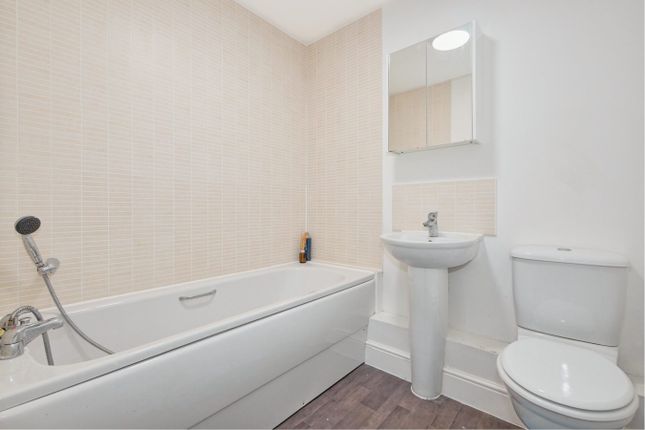 Flat for sale in Reid Crescent, Hellingly